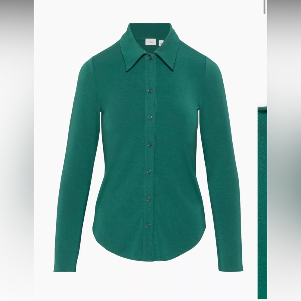 NWT Pose Stretchy Button Up